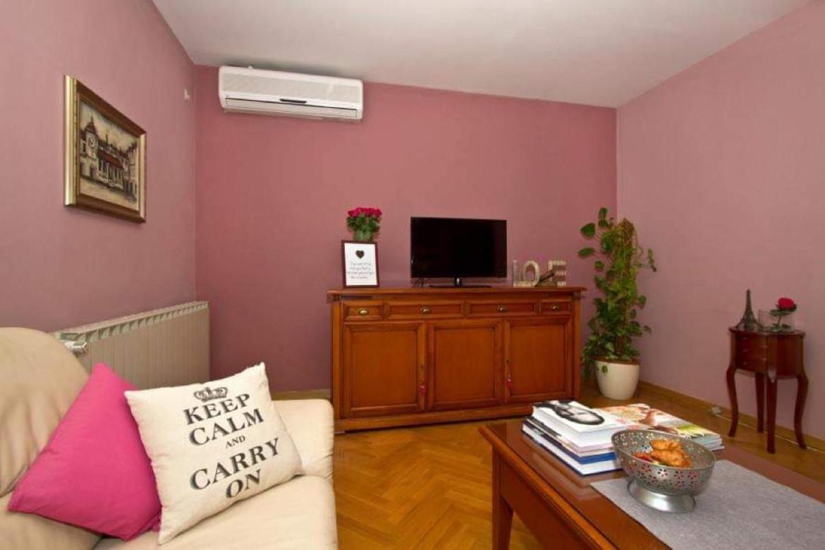 Spacious Three-bedroom With Balconies Apartament Split