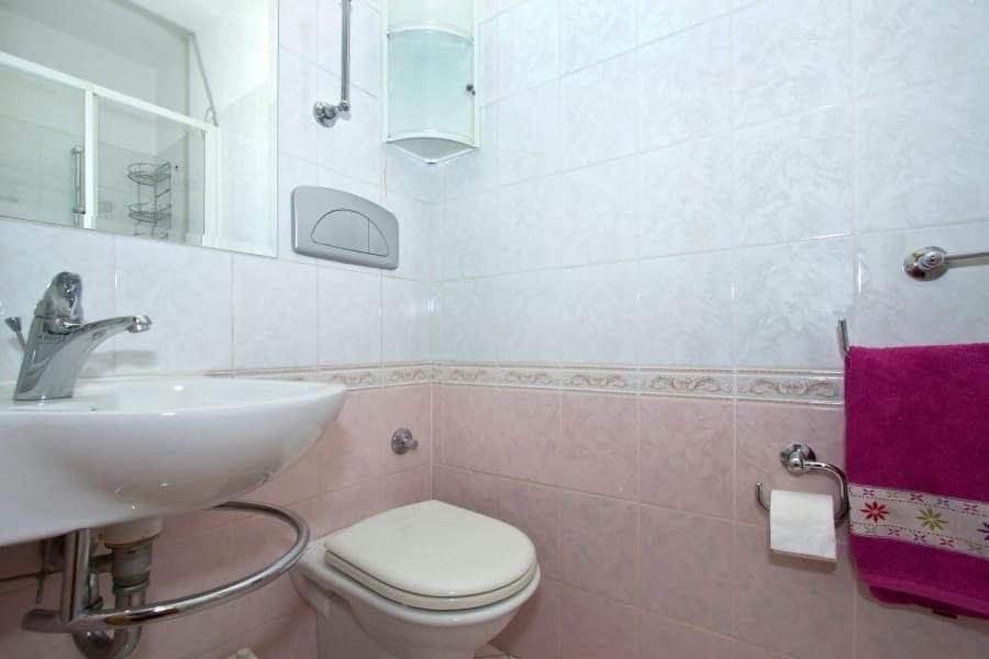 Apartament Spacious Three-bedroom With Balconies